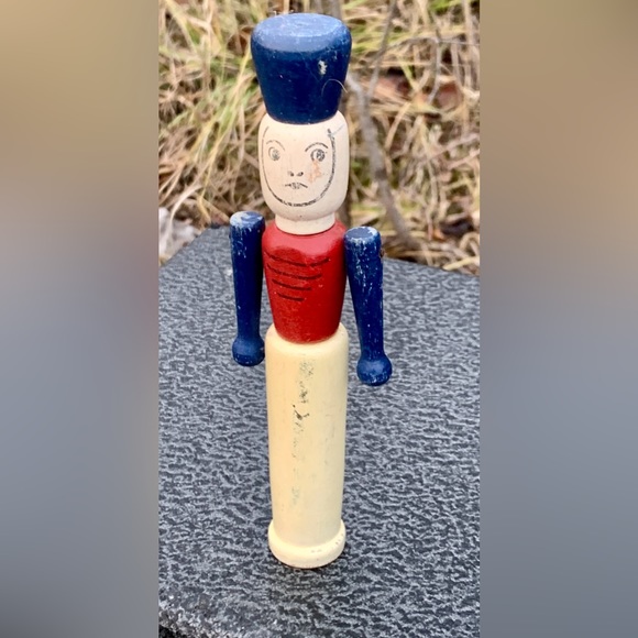 1930s Vintage Turned Wooden Articulating Arm Joint Skittle Soldier - Picture 5 of 13